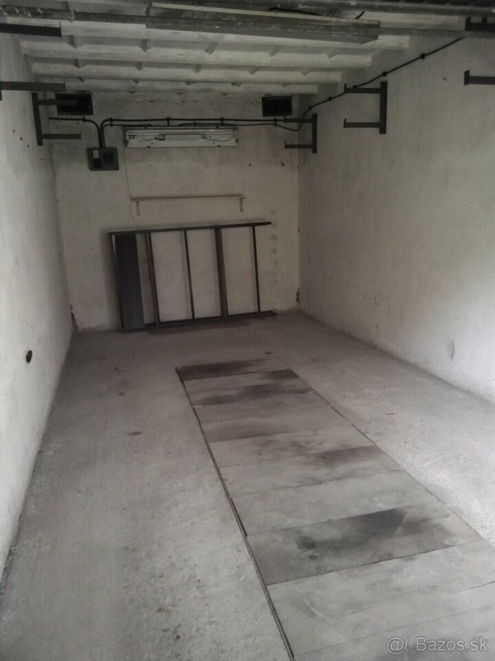 Prenájom garáže v centre Žiliny s elektrinou