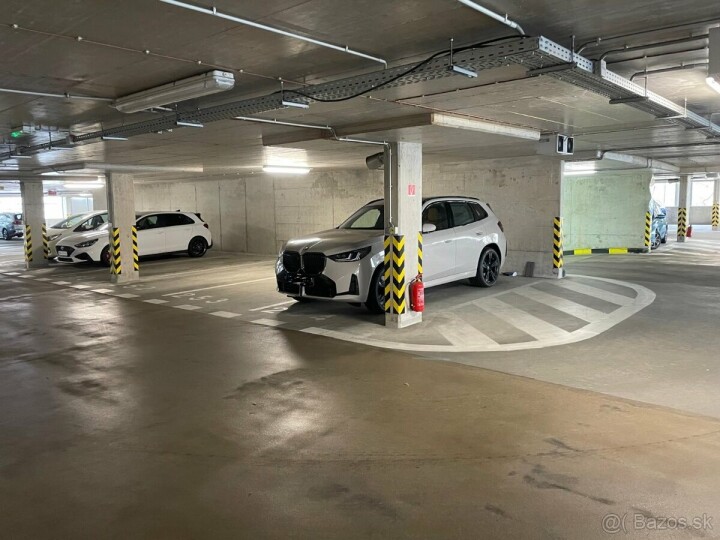 Prenájom garážového státia v hromadnej garáži