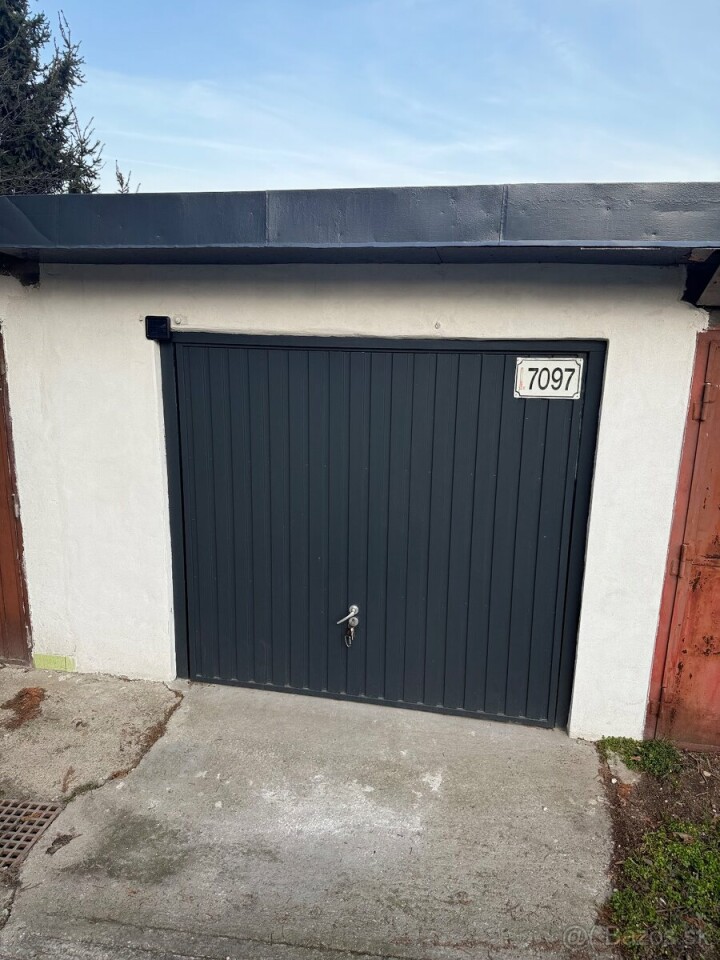 Predaj murovaná garáž s pozemkom na Sokolské ulici v Bratislave