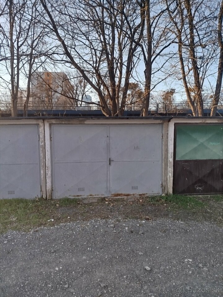 Prenájom panelovej garáže pri autobusovej stanici v Trnave