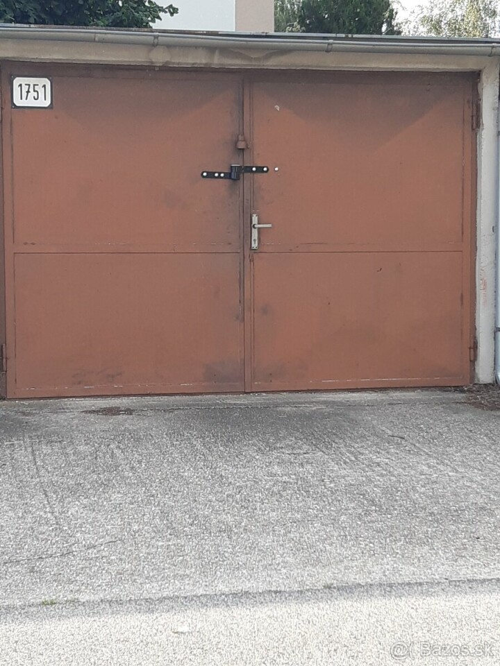 Garáž na predaj v Sládkovičove