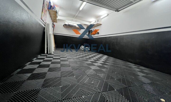 Predaj podzemnej garáže v Dúbravke - skvelý stav a vybavenie