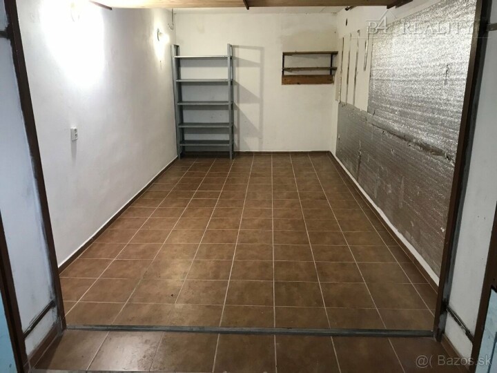 Prenájom garáže 18 m² v Trenčíne na ul. L. Novomeského