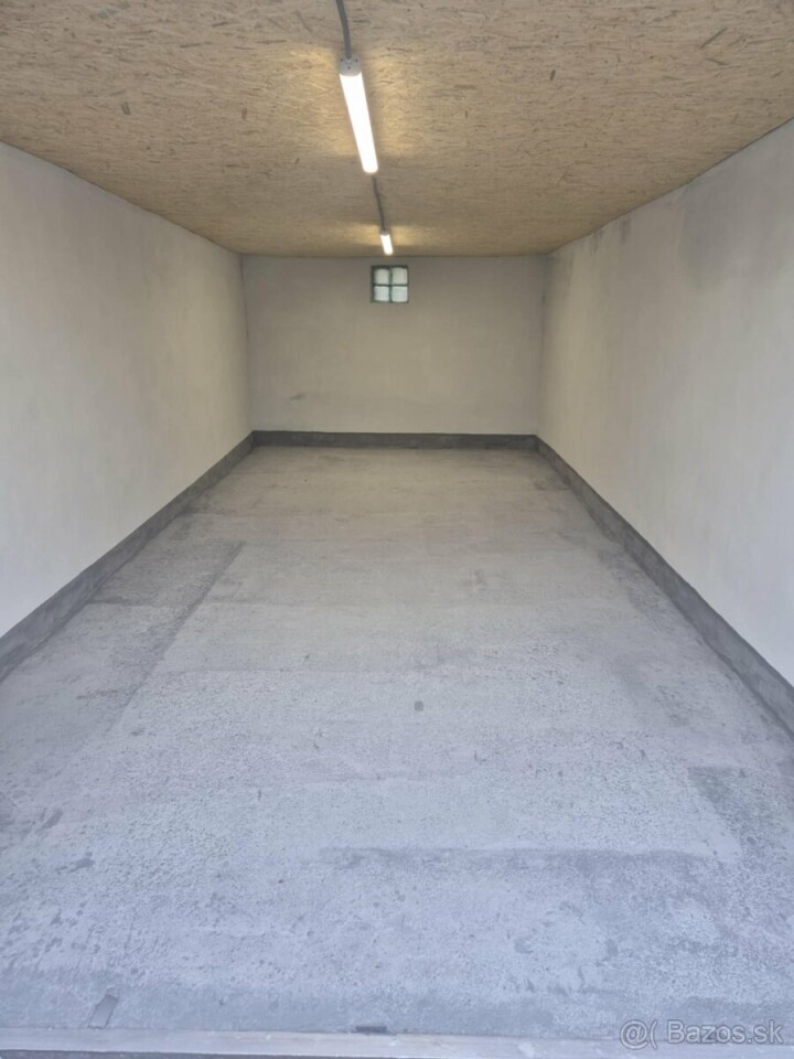 Prenájom garáže na sídlisku L. N. Tolstého vo Veľkých Kapušanoch