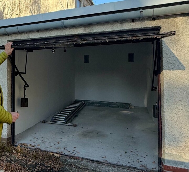 Prenájom murované garáže na Nábrežnej ulici vo Vrútkach