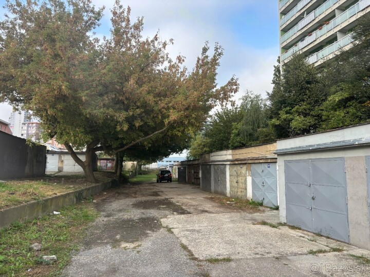 Predaj garáže 18m² na ul. Bajkalská, oproti BILLE
