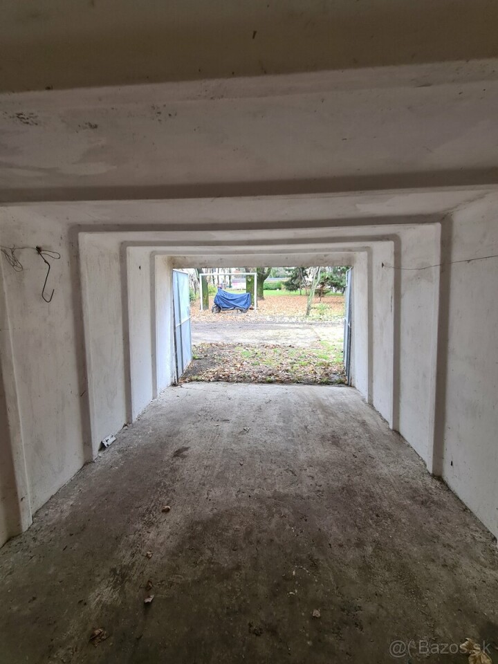 Prenájom garáže v Ružinove, Nivy