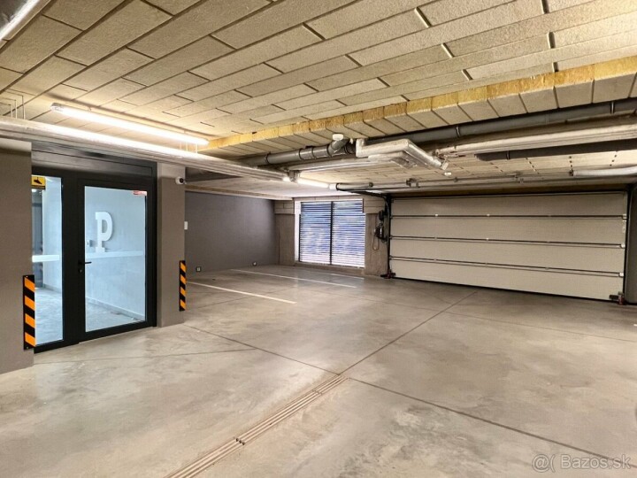 Prenájom garážového státia v Panoráme na Cédrovej ulici