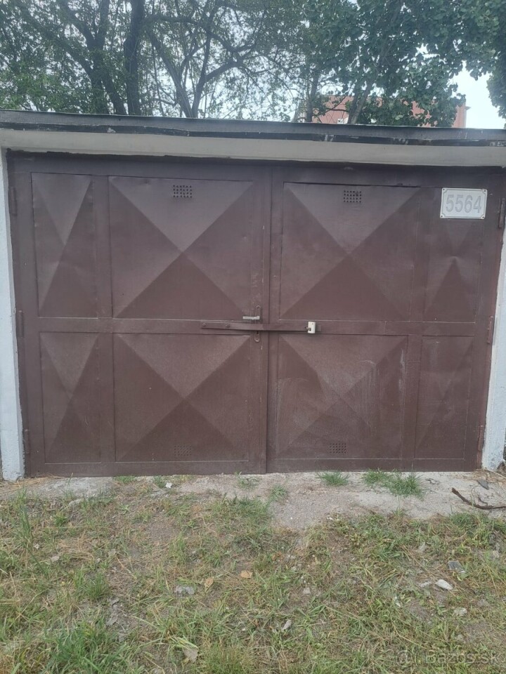 Garáž na prenájom pri technickom skle, 17 m²