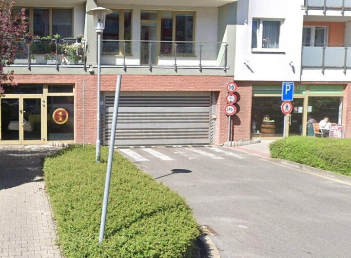 Prenájom samostatnej garáže s elektrinou v Petržalke