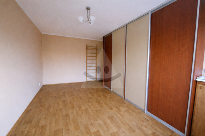Garáž na predaj s pozemkom v radovej zástavbe