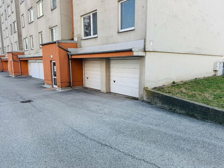 Prenájom garáže v obytnom dome na Bernolakovej ulici