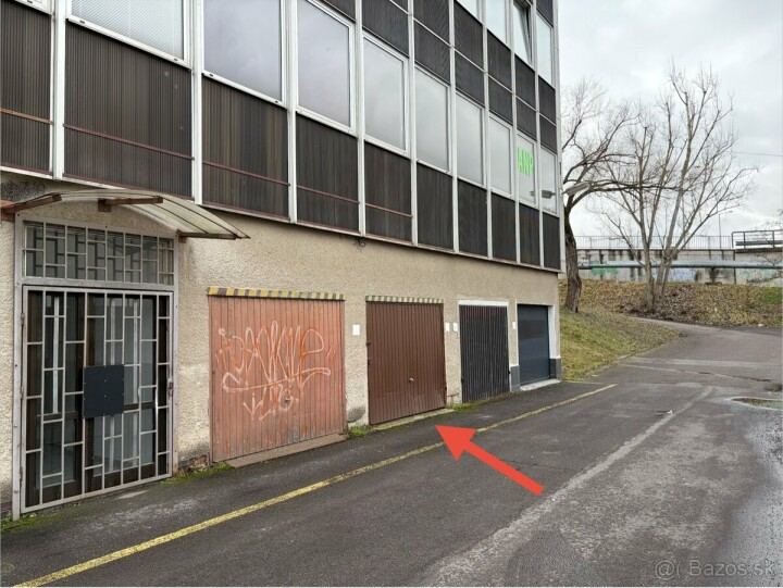 Garáž na predaj blízko centra mesta Žiar nad Hronom