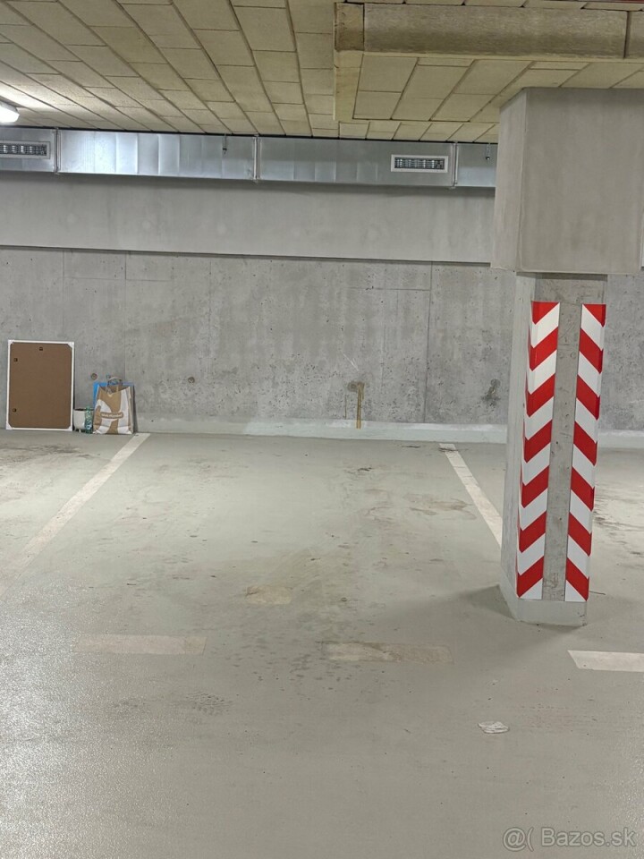 Prenájom vnútorného garážového státia v Dúbravke