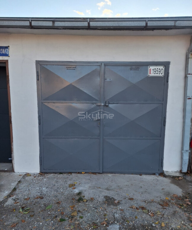 Prenájom samostatnej garáže 18 m² na Teslovej ulici v Ružinove