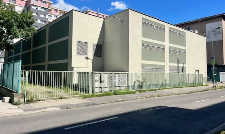 Predaj 9 garážových státí v parkovacom dome na Mraziarenskej ul. v BA Ružinov