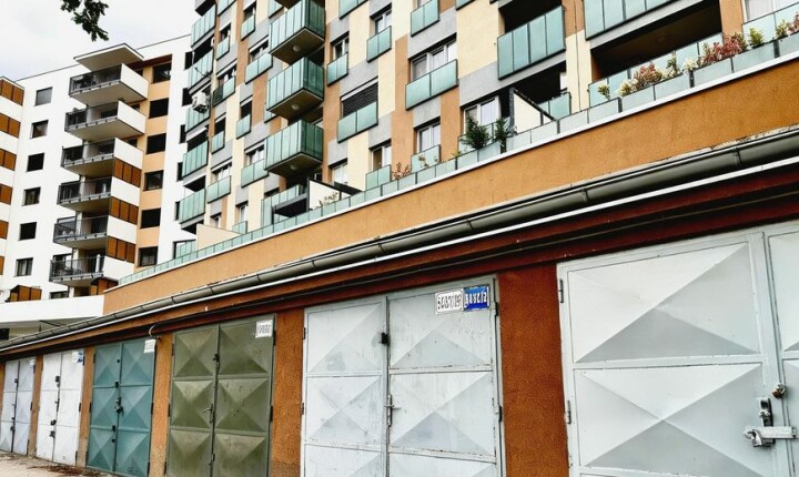 Predaj garáže (18 m²) na Teslovej ulici v Ružinove