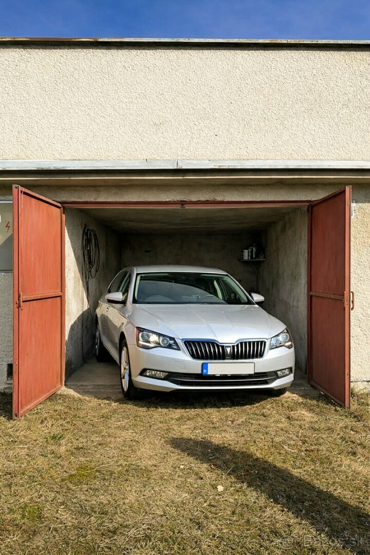 Na predaj murovaná garáž so súpisným číslom v Starej Turej