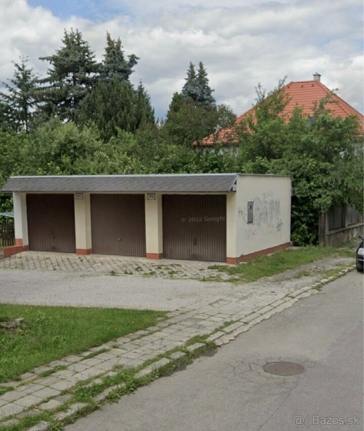 Garáž na prenájom s elektrickou prípojkou v Žiline