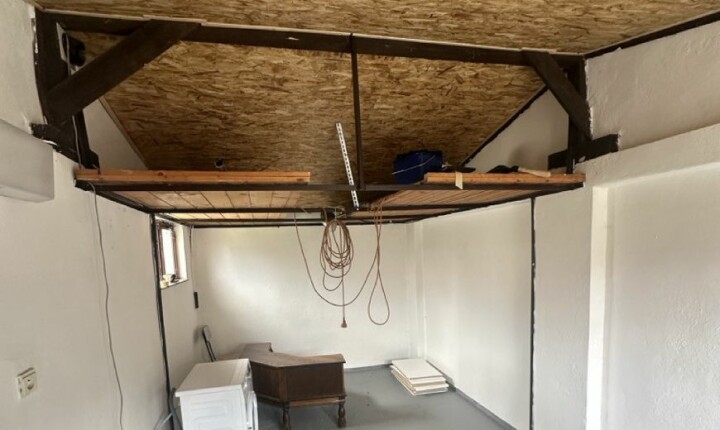 Predaj zrekonštruovanej garáže s elektrinou v Mazorníkove