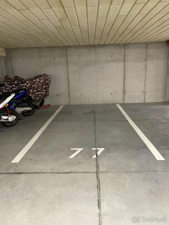 Prenájom garážového státia v objekte Livana