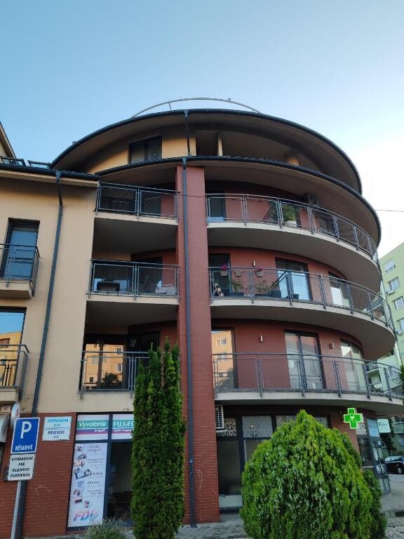 Predaj garážového státia v suteréne bytového domu Rotunda, Dunajská Streda
