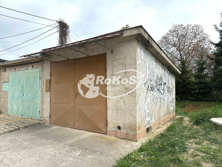 Na predaj garáž s elektrinou na Jarnej ulici v Rožňave