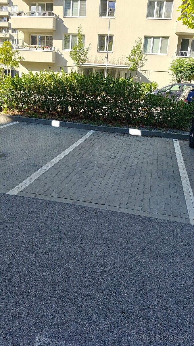 Vonkajšie parkovacie miesto na prenájom v Žiline - Zelené Vlčince