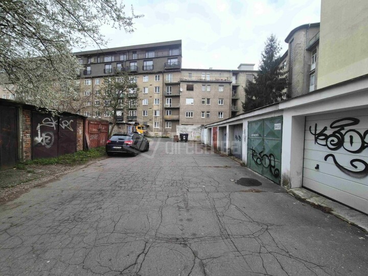 Prenájom murované garáže v Ružinove