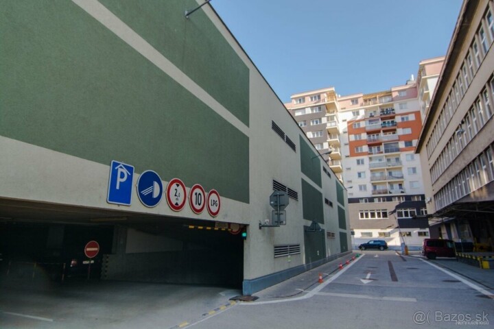 Prenájom parkovacieho miesta v krytom parkovacom dome na Mraziarenskej ulici