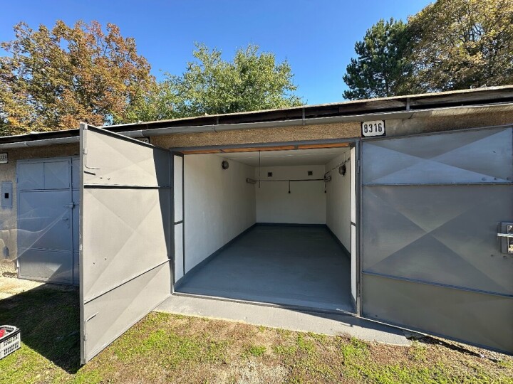 Prenájom garáže s elektrinou na Janka Jesenského