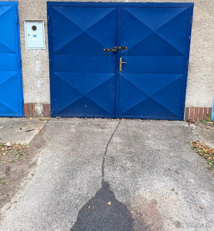 Garáž na prenájom Pod Sokolice s elektrinou a montážnou jamou