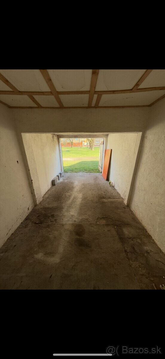 Murovaná garáž na prenájom v Rimavskej Sobote