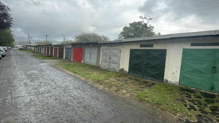 Tehlová garáž s elektrinou na predaj v Sabinove