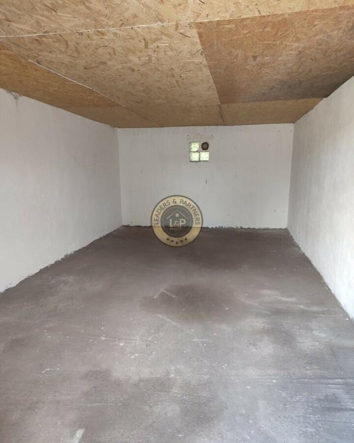 Murovaná garáž na predaj v Sládkovičove, 30 m²