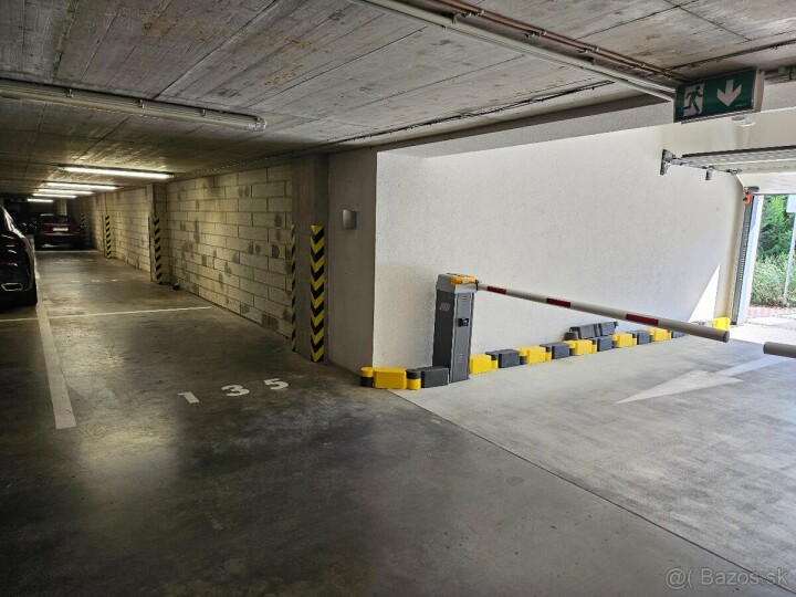 Vnútorné parkovacie miesto na prenájom v Matadorka