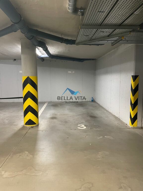 Prenájom priestranného parkovacieho miesta v podzemnej garáži ARLI, Galanta