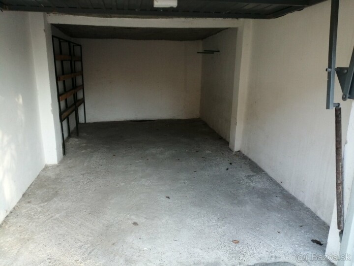 Garáž na prenájom v Nových Zámkoch pri centre