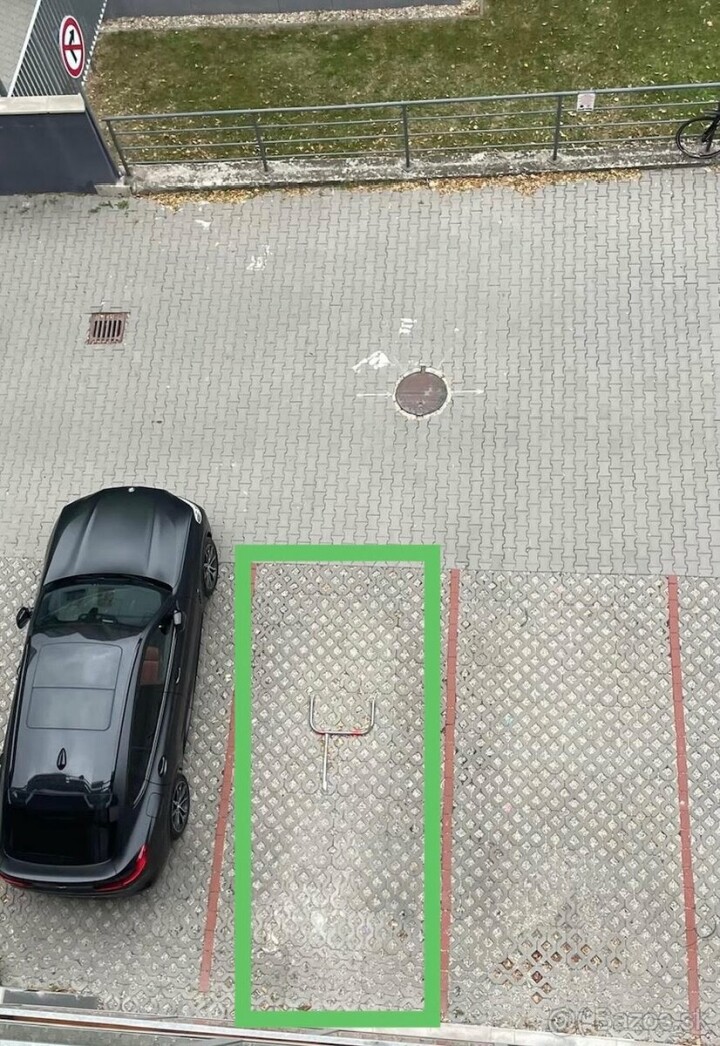 Prenájom parkovacieho miesta v uzatvorenom dvore na Prievozskej ulici