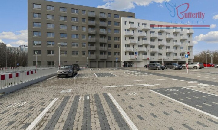 Na predaj uzatvárateľná garáž v Ružinove – Ovocné sady