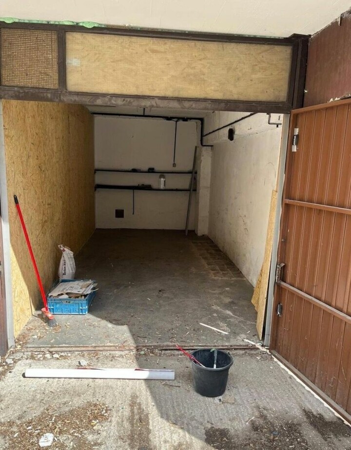 Na predaj murovaná garáž na Rajčianskej ulici vo Vrakuni