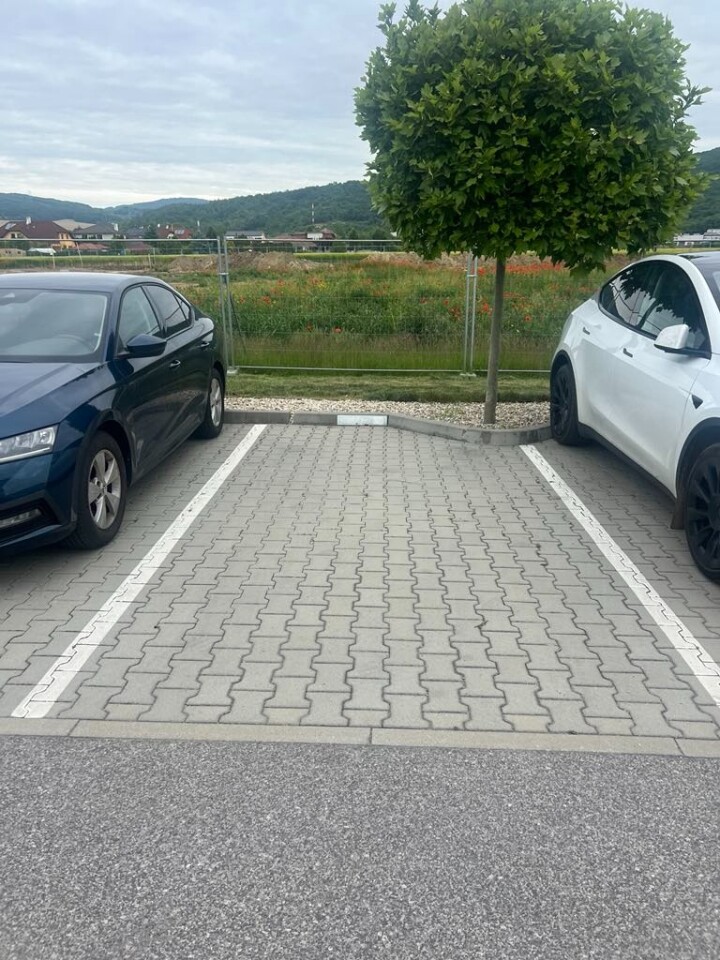 Parkovacie miesto na predaj v Trenčíne, Tramínová 2515/1D