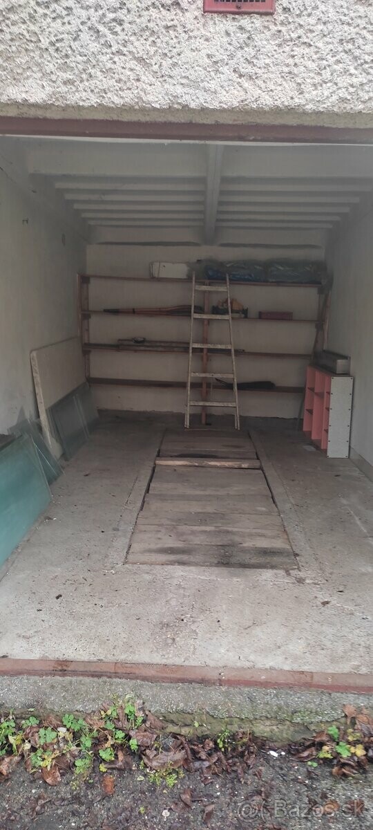 Garáž na prenájom na Pavlovičovom Námestí