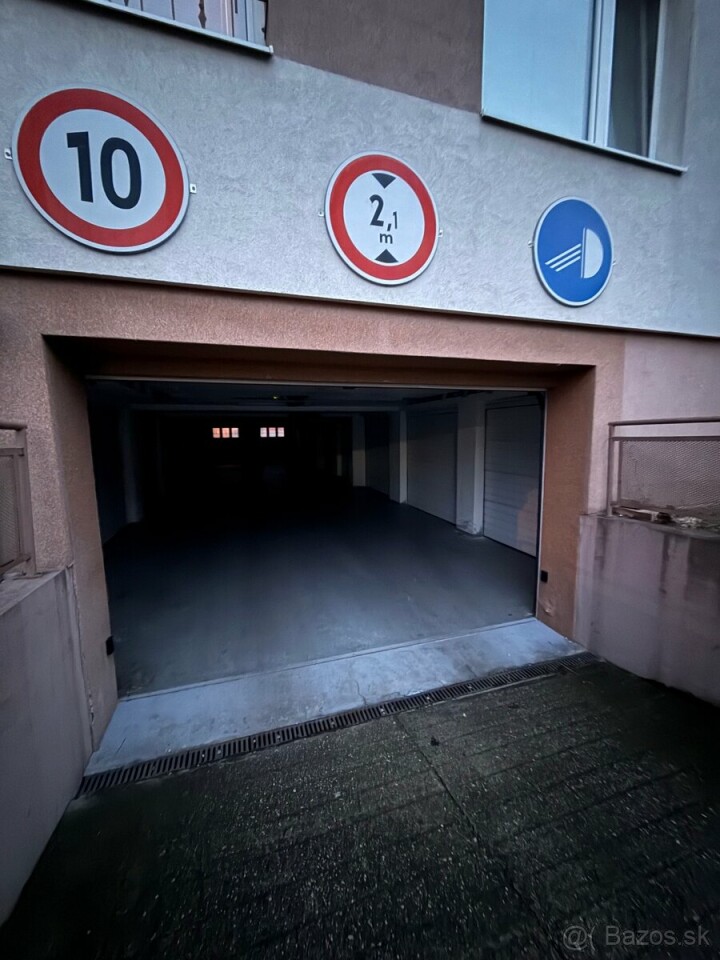 Predaj garáže s rozlohou 15 m² na Podzáhradnej ulici