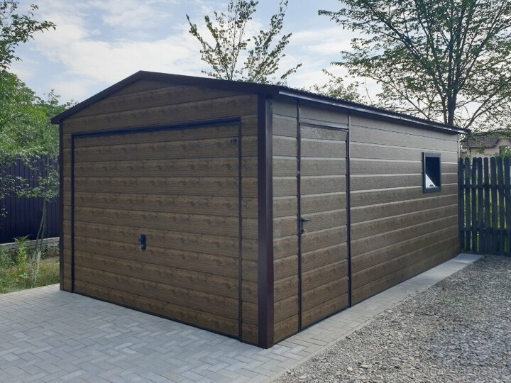 Zateplená garáž 3.5x6m s izoláciou a výklopnou bránou