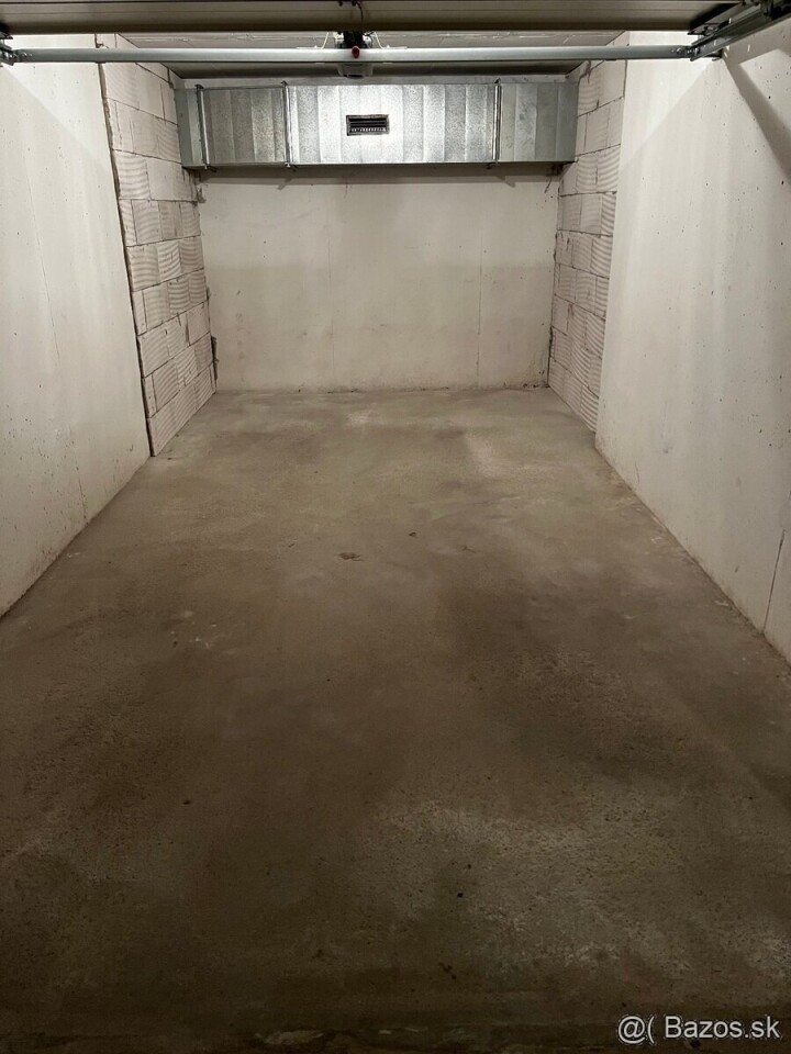 Garáž na prenájom na Martinengovej ulici v Bratislave
