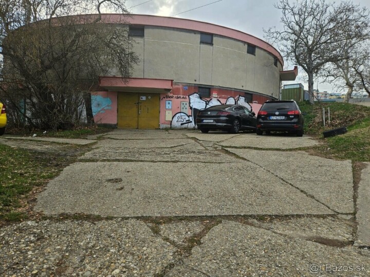 Prenájom garáže v garážovom dome D na Pionierskej ulici v Bratislave