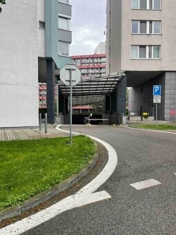 Parkovacie miesto na prenájom v garáži na Tamsikovej 50/E