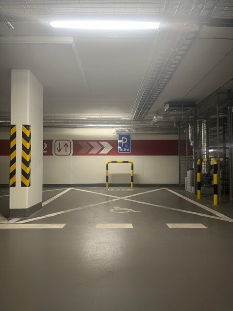 Predaj a prenájom veľkého parkovacieho miesta v SKYPARK veža B