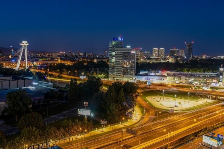 Predaj nadštandardného parkovacieho miesta v projekte EINPARK